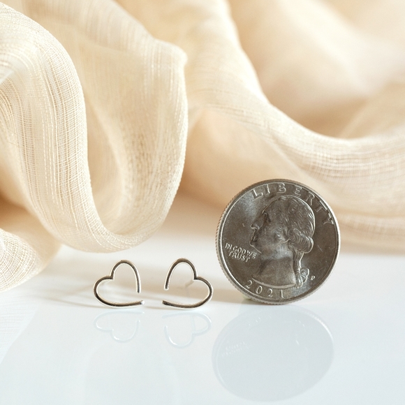 Open Heart Earrings (S925) - Picture 7 of 9